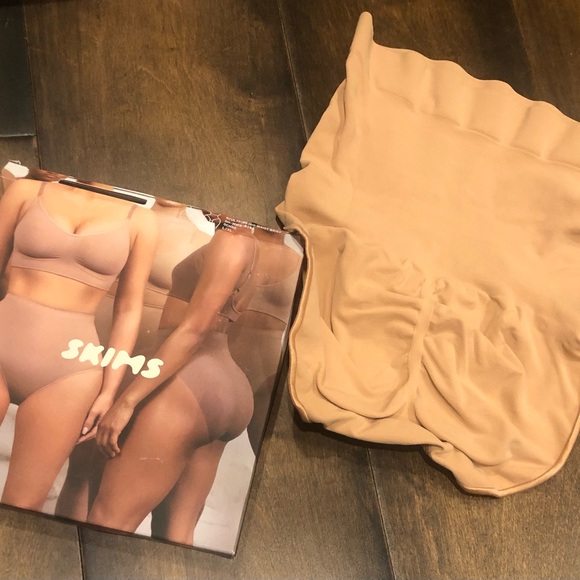 SKIMS Sculpting Mid Waist brief NEW - Picture 5 of 10